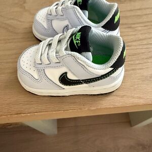 Nike Baby Sneakers Classic Design